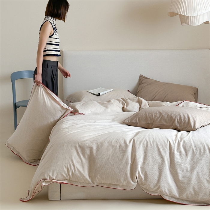 91家纺网 家纺一手货源 找家纺 梦享生活家居 2024新款密拷边水洗棉细条纹四件套 密拷边米细条