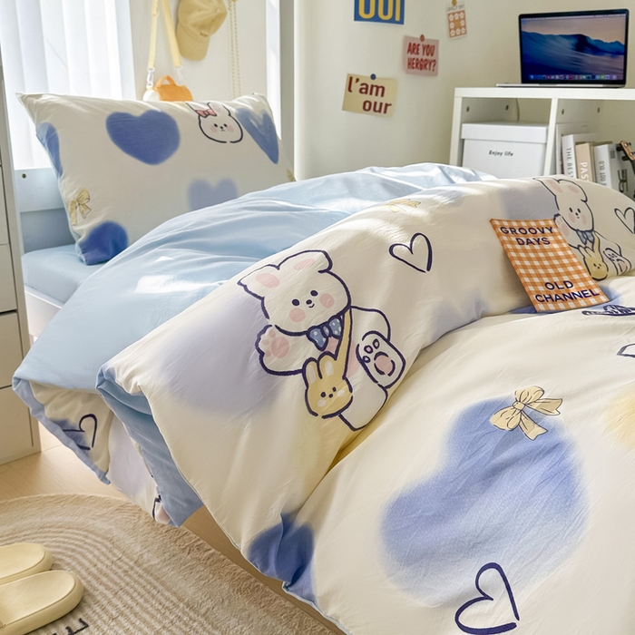 91家纺网 家纺一手货源 找家纺 2024新款水洗棉小清新印花学生三件套（床笠床套款） 爱心熊