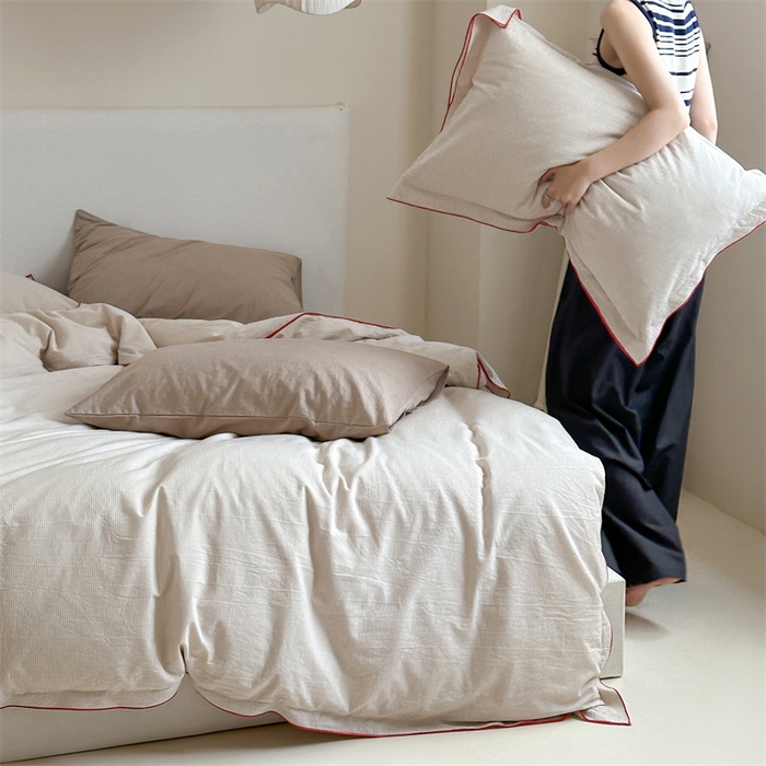 91家纺网 家纺一手货源 找家纺 梦享生活家居 2024新款密拷边水洗棉细条纹四件套 密拷边米细条