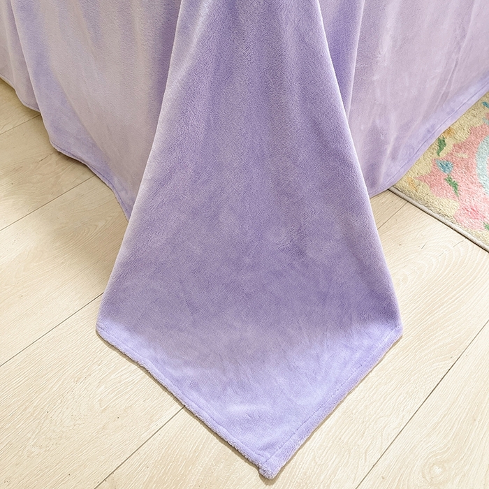 91家纺网 家纺一手货源 找家纺 摩妮卡 2026新款小清新牛奶绒印花四件套床单款床笠单被套场景2 爱丽丝