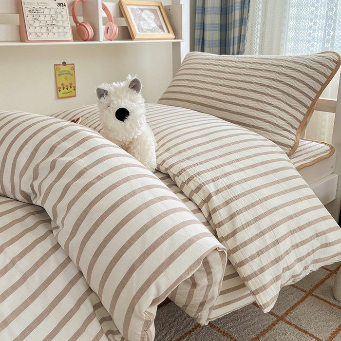 91家纺网 家纺一手货源 找家纺 沐纯家居 2024新款开学季（A类全棉水洗棉，棉加绒）床盖三件套  青柠咖