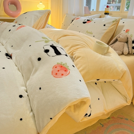 91家纺网 家纺一手货源 找家纺 （总）摩妮卡 2025新款小清新牛奶绒印花四件套床单款床笠单被套场景2