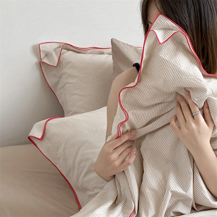 91家纺网 家纺一手货源 找家纺 梦享生活家居 2024新款密拷边水洗棉细条纹四件套 密拷边米细条