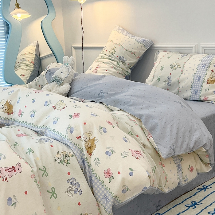 91家纺网 家纺一手货源 找家纺 2024新款13070跑量款全棉四件套--小清新系列 蓝莓小兔