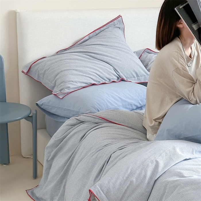 91家纺网 家纺一手货源 找家纺 梦享生活家居 2024新款密拷边水洗棉细条纹四件套 密拷边蓝细条