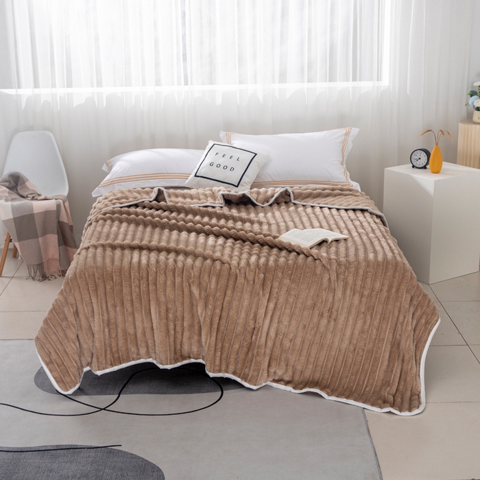 91家纺网 家纺一手货源 找家纺 来菲毛毯 2025新款北欧四季款大抽条盖毯纯色简约办公室午睡毛毯 浅咖