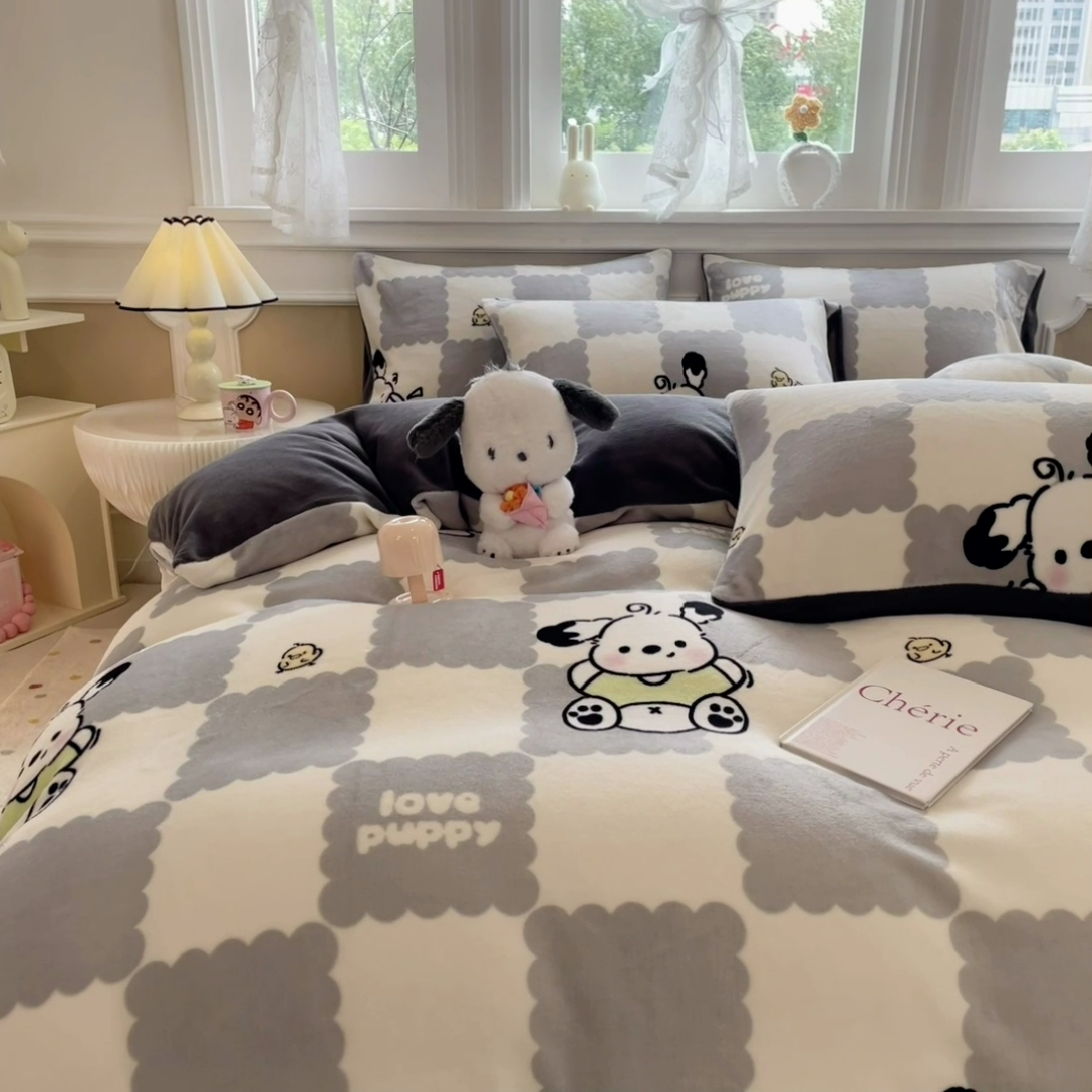 91家纺网 家纺一手货源 找家纺 摩妮卡 2025新款小清新牛奶绒印花四件套床单款床笠单被套-场景1 格子狗