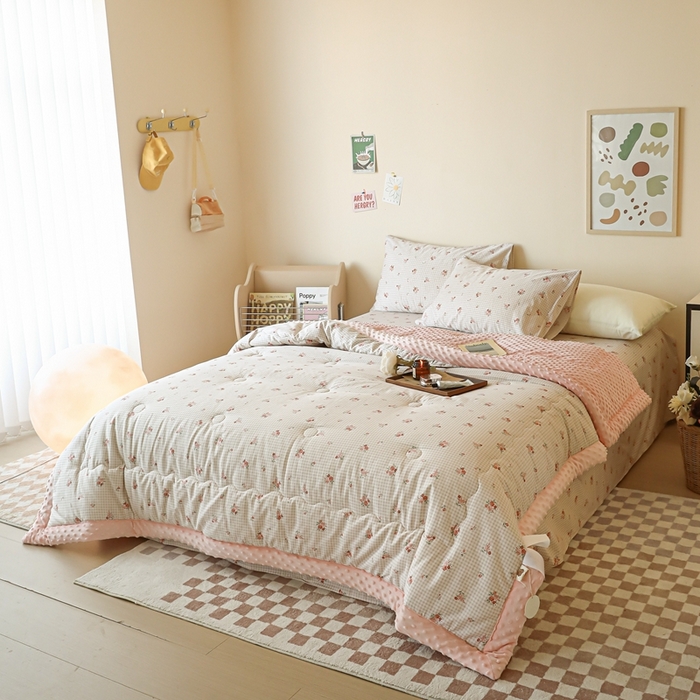 91家纺网 家纺一手货源 找家纺 星期八 2024新款复古碎花全棉豆豆被 玫瑰