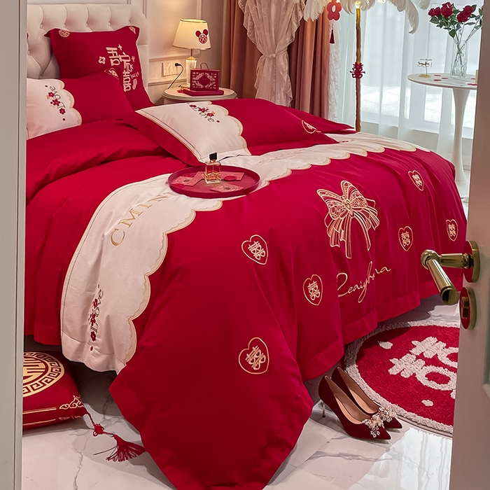 91家纺网 家纺一手货源 找家纺 玉雅家纺 2025新款60支长绒棉时尚拼色浮雕刺绣婚庆四件套 宠爱