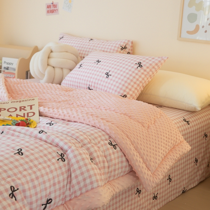 91家纺网 家纺一手货源 找家纺 星期八 2024新款复古碎花全棉豆豆被 蝴蝶结