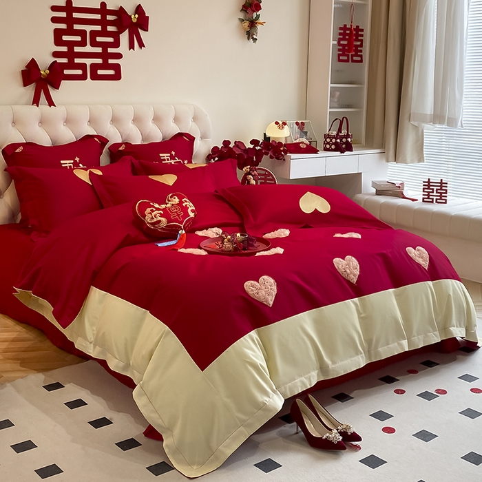 91家纺网 家纺一手货源 找家纺 玉雅家纺 2025新款60支长绒棉时尚拼色浮雕刺绣婚庆四件套 恩爱-红