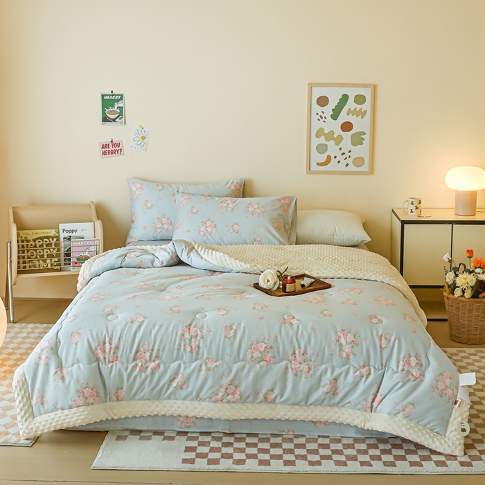 91家纺网 家纺一手货源 找家纺 星期八 2024新款复古碎花全棉豆豆被 风铃