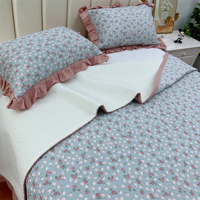 91家纺网 家纺一手货源 找家纺 暖居 2024新款A类双层纱全棉床盖三件套防滑不跑床绗缝加厚纯棉床单 苍蓝花