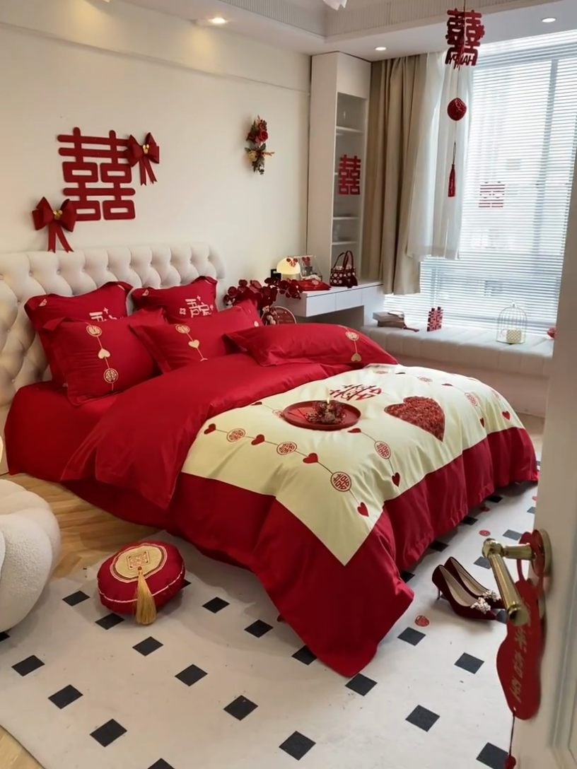 91家纺网 家纺一手货源 找家纺 玉雅家纺 2025新款60支长绒棉时尚拼色浮雕刺绣婚庆四件套 情缘