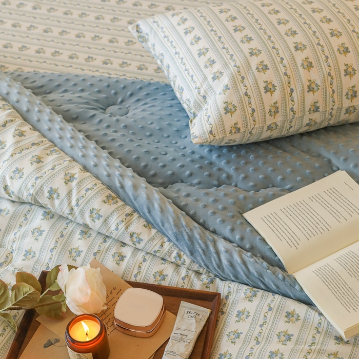 91家纺网 家纺一手货源 找家纺 星期八 2024新款复古碎花全棉豆豆被 可可庄园