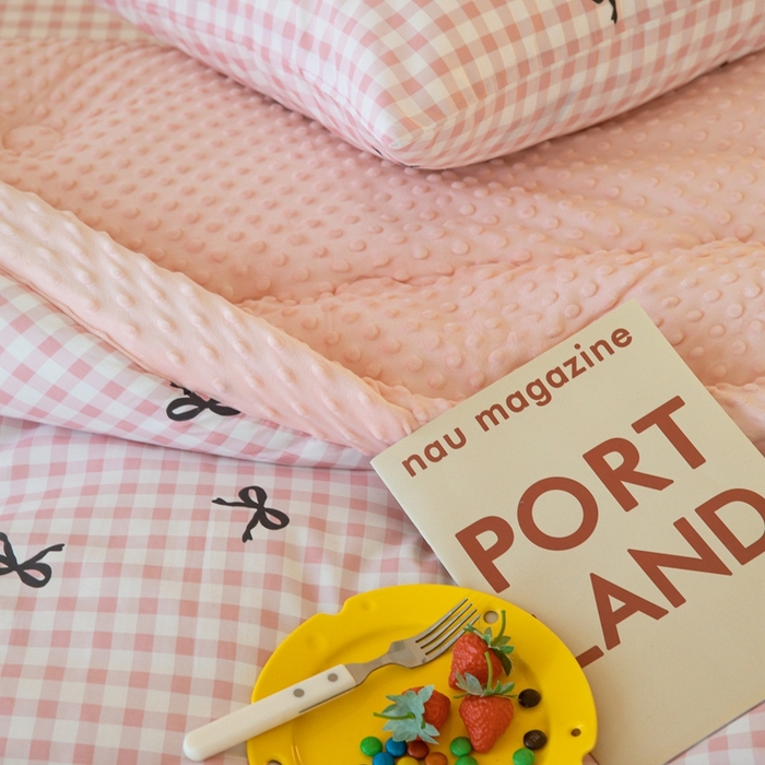 91家纺网 家纺一手货源 找家纺 星期八 2024新款复古碎花全棉豆豆被 蝴蝶结