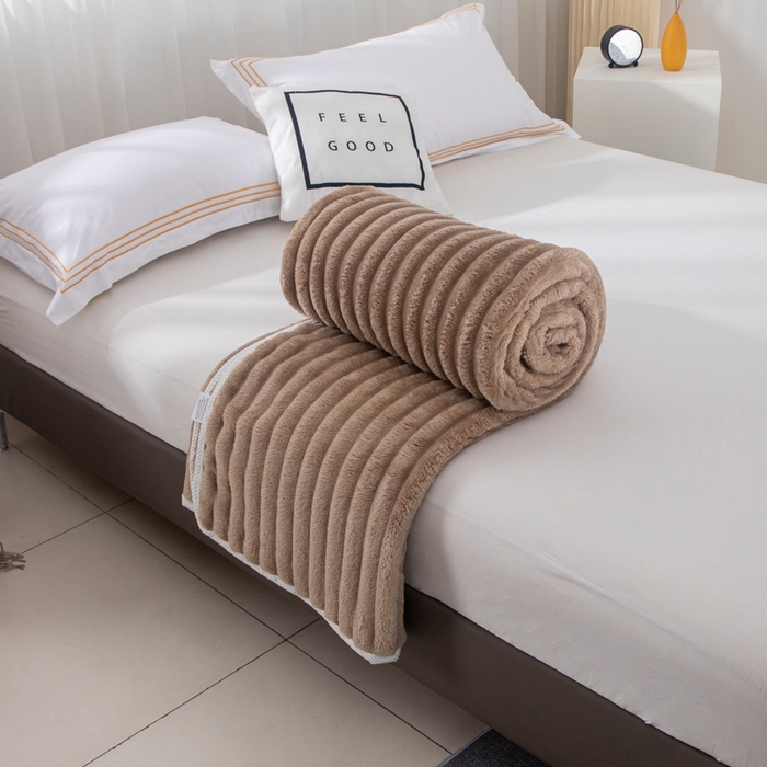 91家纺网 家纺一手货源 找家纺 来菲毛毯 2025新款北欧四季款大抽条盖毯纯色简约办公室午睡毛毯 浅咖