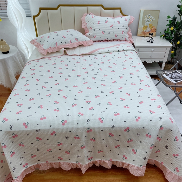 91家纺网 家纺一手货源 找家纺 暖居 2024新款A类双层纱全棉床盖三件套防滑不跑床绗缝加厚纯棉床单 爱心樱桃