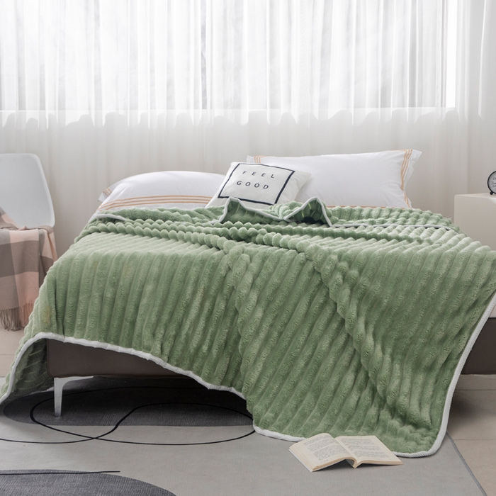 91家纺网 家纺一手货源 找家纺 来菲毛毯 2025新款北欧四季款大抽条盖毯纯色简约办公室午睡毛毯 草绿
