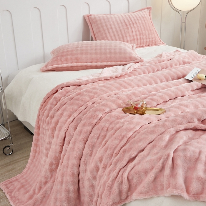 91家纺网 家纺一手货源 找家纺 肖恩毯业 2025新款小泡泡兔毛毯--布兰卡系列 布兰卡-樱花粉