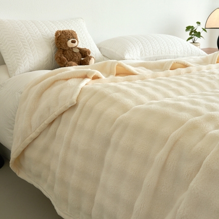 91家纺网 家纺一手货源 找家纺 2025新款300gsm舒适亲肤泡泡绒毛毯 米色