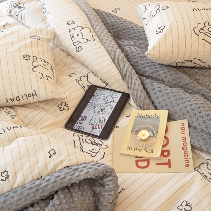 91家纺网 家纺一手货源 找家纺 星期八 2024新款复古碎花全棉豆豆被 动物乐园