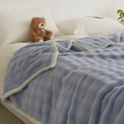 91家纺网 家纺一手货源 找家纺 2025新款300gsm舒适亲肤泡泡绒毛毯 气质灰