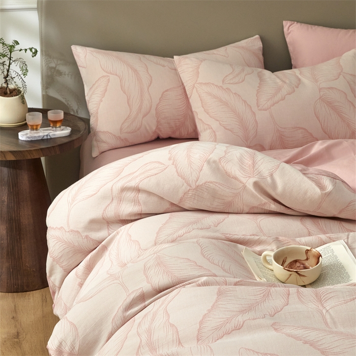 91家纺网 家纺一手货源 找家纺 慕色家纺 2024新款A类全棉色织提花四件套系列 秋思-香叶粉