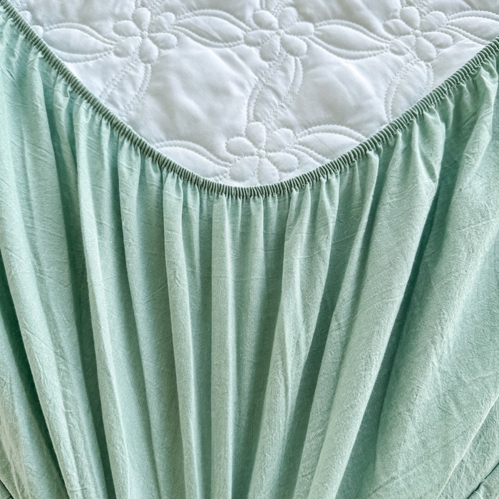 91家纺网 家纺一手货源 找家纺 忘忧草 2024新款色织水洗全棉床笠式床裙夹棉款-花颜系列 花颜-绿