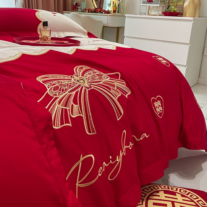 91家纺网 家纺一手货源 找家纺 玉雅家纺 2025新款60支长绒棉时尚拼色浮雕刺绣婚庆四件套 宠爱