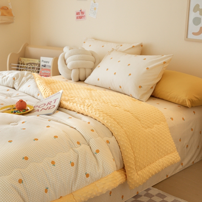 91家纺网 家纺一手货源 找家纺 星期八 2024新款复古碎花全棉豆豆被 小橘子