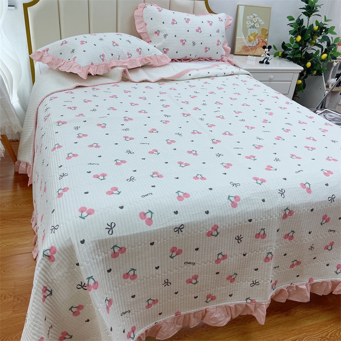 91家纺网 家纺一手货源 找家纺 暖居 2024新款A类双层纱全棉床盖三件套防滑不跑床绗缝加厚纯棉床单 爱心樱桃
