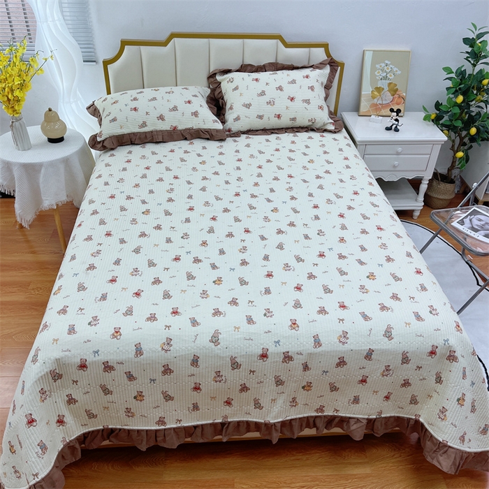 91家纺网 家纺一手货源 找家纺 暖居 2024新款A类双层纱全棉床盖三件套防滑不跑床绗缝加厚纯棉床单 熊仔派对