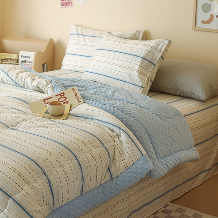 91家纺网 家纺一手货源 找家纺 星期八 2024新款复古碎花全棉豆豆被 海盐