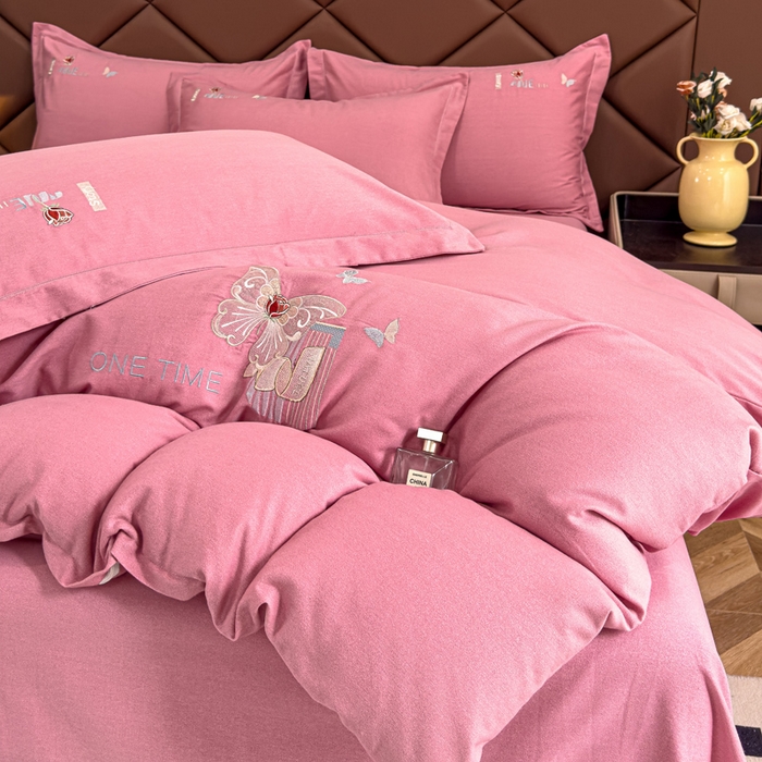 91家纺网 家纺一手货源 找家纺 U品汇 2024新品生态加厚长绒棉纯棉绣花全棉磨毛刺绣四件套直播 蝶恋花-香妃粉