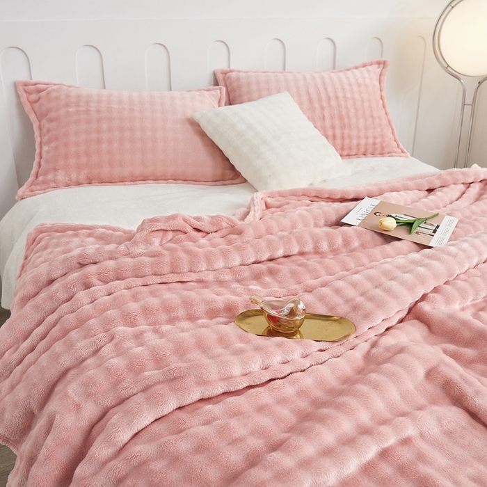 91家纺网 家纺一手货源 找家纺 肖恩毯业 2025新款小泡泡兔毛毯--布兰卡系列 布兰卡-樱花粉