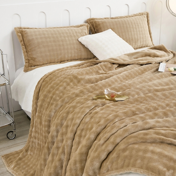 91家纺网 家纺一手货源 找家纺 肖恩毯业 2025新款小泡泡兔毛毯--布兰卡系列 布兰卡-浅咖啡