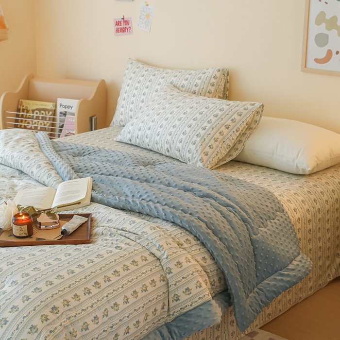 91家纺网 家纺一手货源 找家纺 星期八 2024新款复古碎花全棉豆豆被 可可庄园