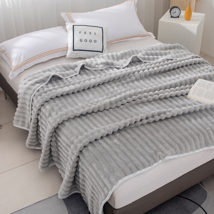 91家纺网 家纺一手货源 找家纺 （总）来菲毛毯 2025新款北欧四季款大抽条盖毯纯色简约办公室午睡毛毯