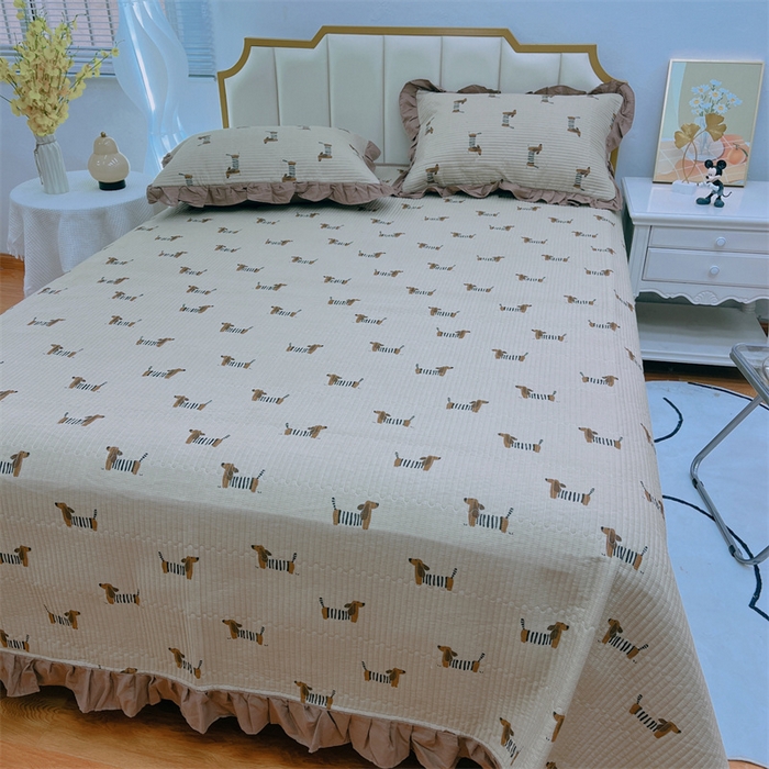 91家纺网 家纺一手货源 找家纺 暖居 2024新款A类双层纱全棉床盖三件套防滑不跑床绗缝加厚纯棉床单 腊肠狗