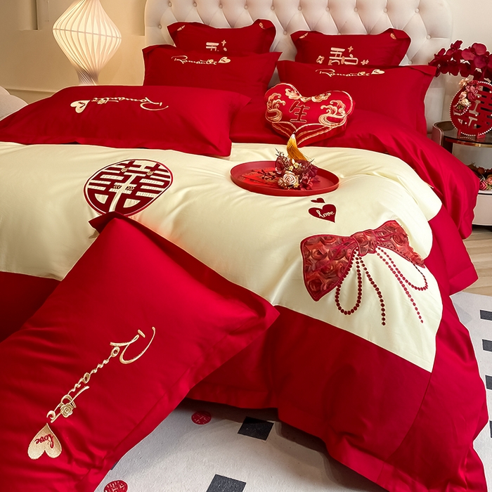 91家纺网 家纺一手货源 找家纺 玉雅家纺 2025新款60支长绒棉时尚拼色浮雕刺绣婚庆四件套 爱丽丝