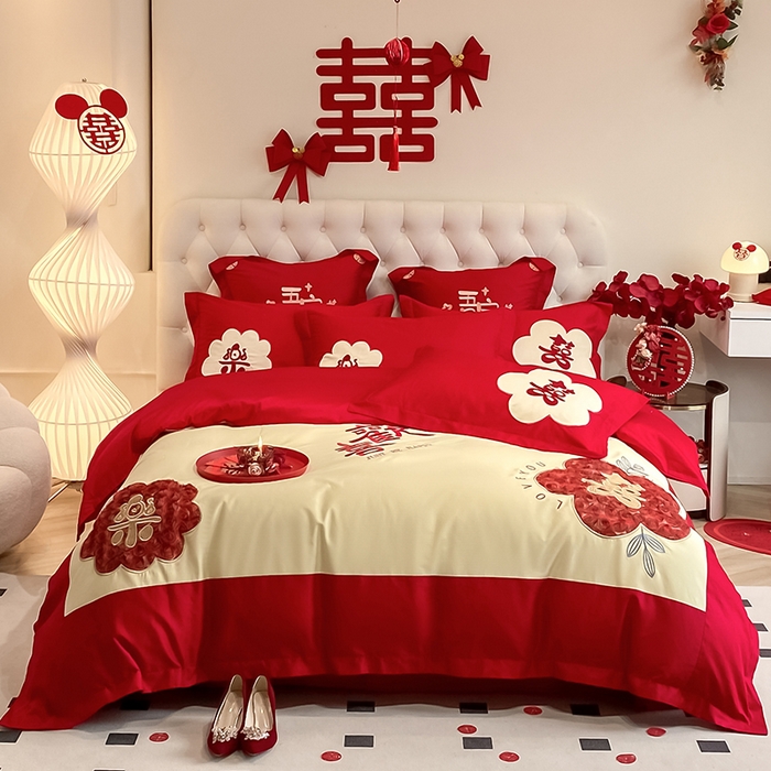 91家纺网 家纺一手货源 找家纺 玉雅家纺 2025新款60支长绒棉时尚拼色浮雕刺绣婚庆四件套 欢喜乐