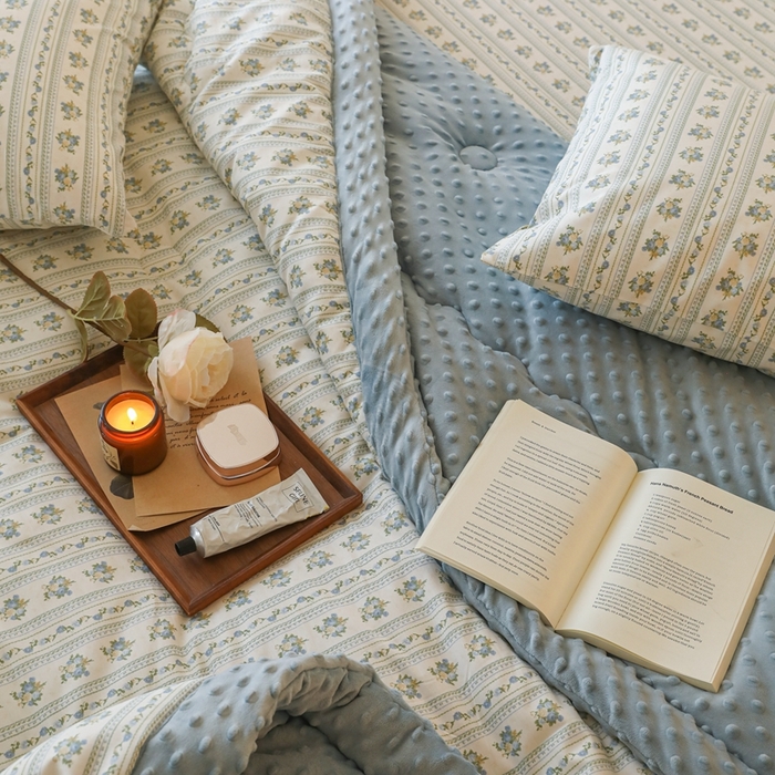 91家纺网 家纺一手货源 找家纺 星期八 2024新款复古碎花全棉豆豆被 可可庄园