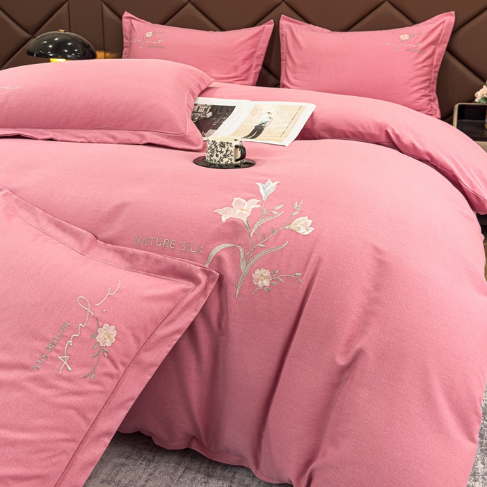 91家纺网 家纺一手货源 找家纺 U品汇 2024新品生态加厚长绒棉纯棉绣花全棉磨毛刺绣四件套直播 百合欢-香妃粉