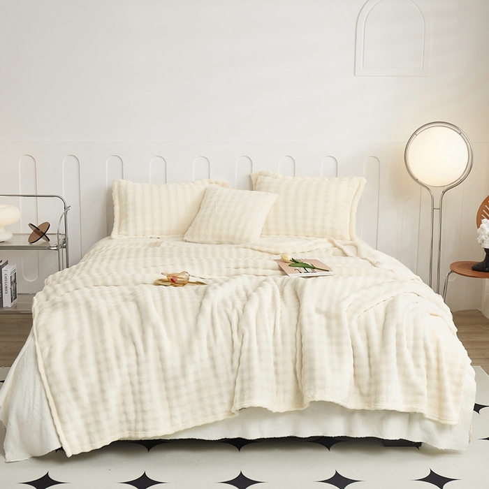 91家纺网 家纺一手货源 找家纺 肖恩毯业 2025新款小泡泡兔毛毯--布兰卡系列 布兰卡-奶昔白