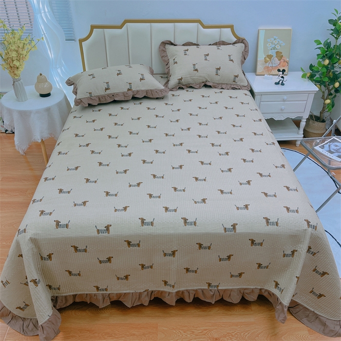 91家纺网 家纺一手货源 找家纺 暖居 2024新款A类双层纱全棉床盖三件套防滑不跑床绗缝加厚纯棉床单 腊肠狗