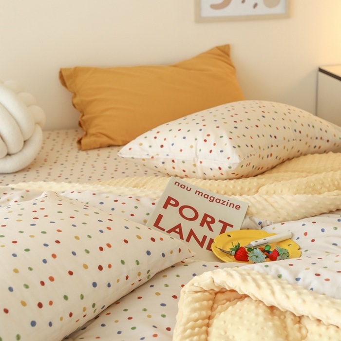 91家纺网 家纺一手货源 找家纺 星期八 2024新款复古碎花全棉豆豆被 彩色波点