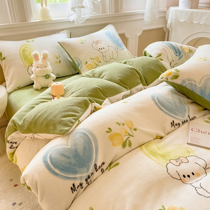 91家纺网 家纺一手货源 找家纺 （总）摩妮卡 2025新款小清新牛奶绒印花四件套床单款床笠单被套-场景1