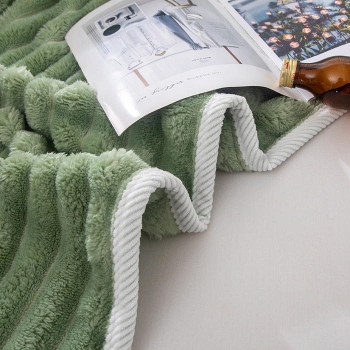 91家纺网 家纺一手货源 找家纺 来菲毛毯 2025新款北欧四季款大抽条盖毯纯色简约办公室午睡毛毯 草绿
