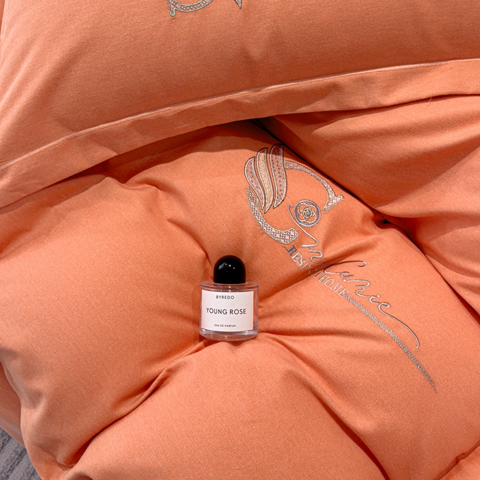 91家纺网 家纺一手货源 找家纺 U品汇 2024新品生态加厚长绒棉纯棉绣花全棉磨毛刺绣四件套直播 飞羽-活力桔